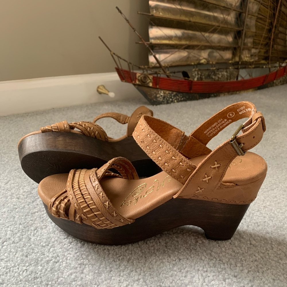 Naughty Monkey Calla Leather Platform Sandal - image 1